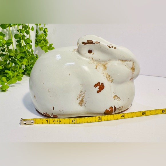 Distressed Rustic White Ceramic Rabbit Figurine - Picture 7 of 13